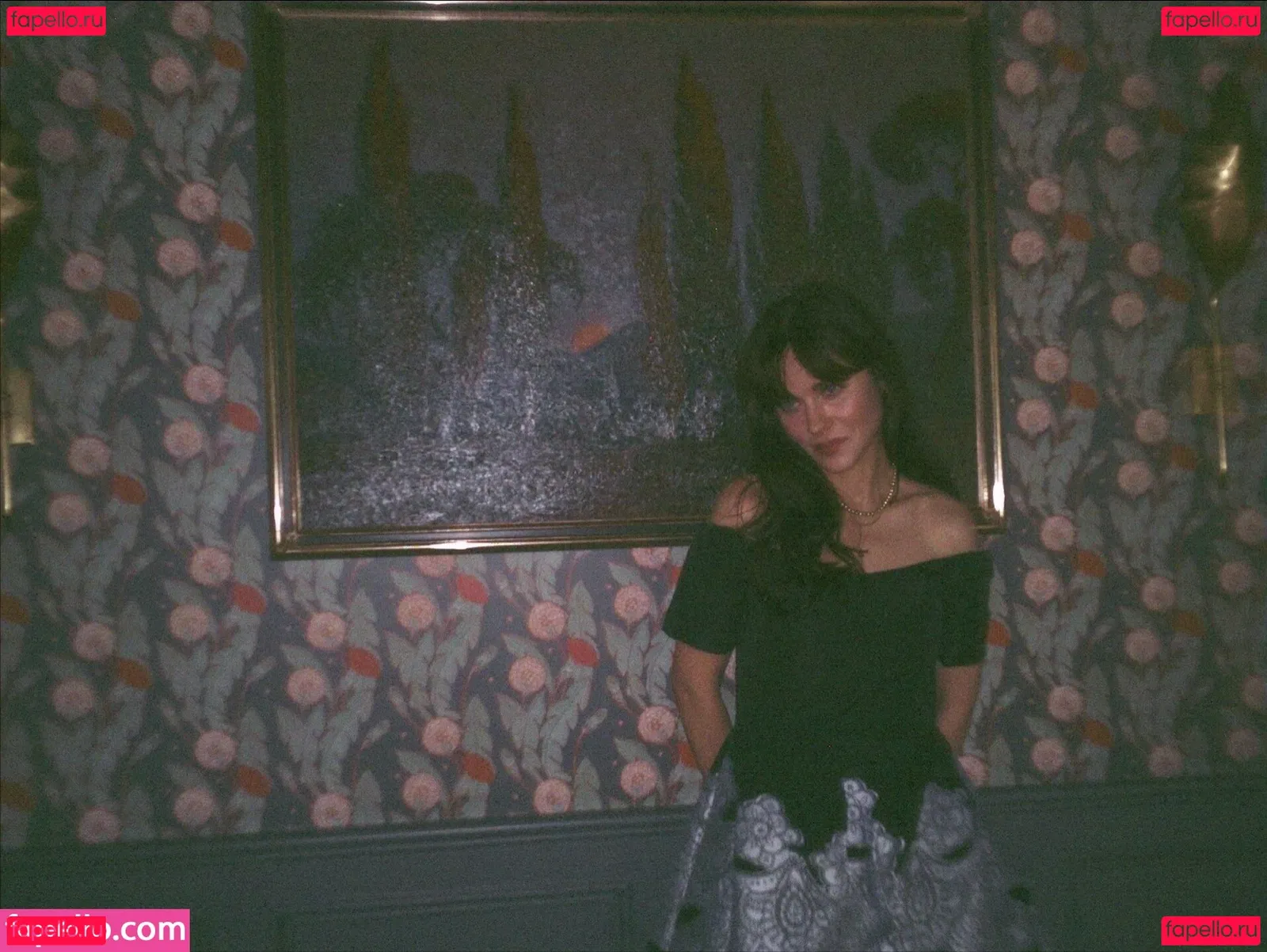 Zooey Deschanel Onlyfans Photo Gallery 