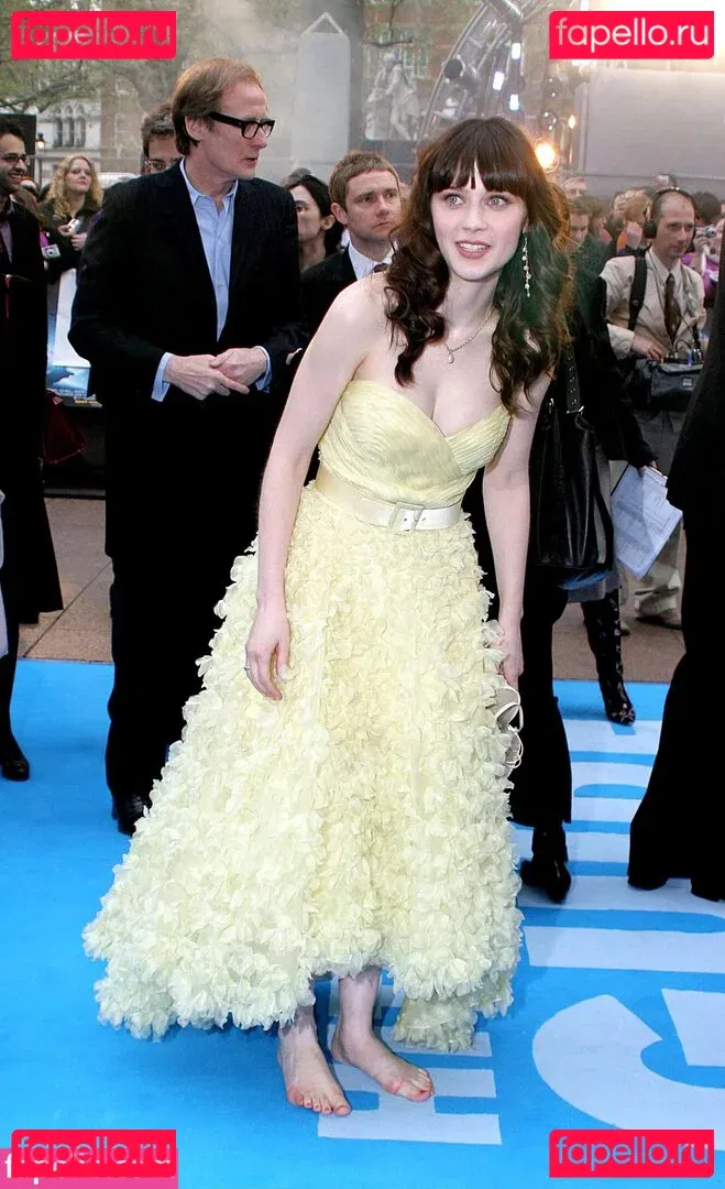 Zooey Deschanel Onlyfans Photo Gallery 