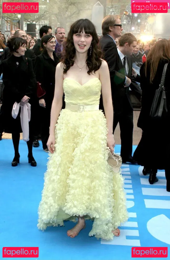 Zooey Deschanel Onlyfans Photo Gallery 