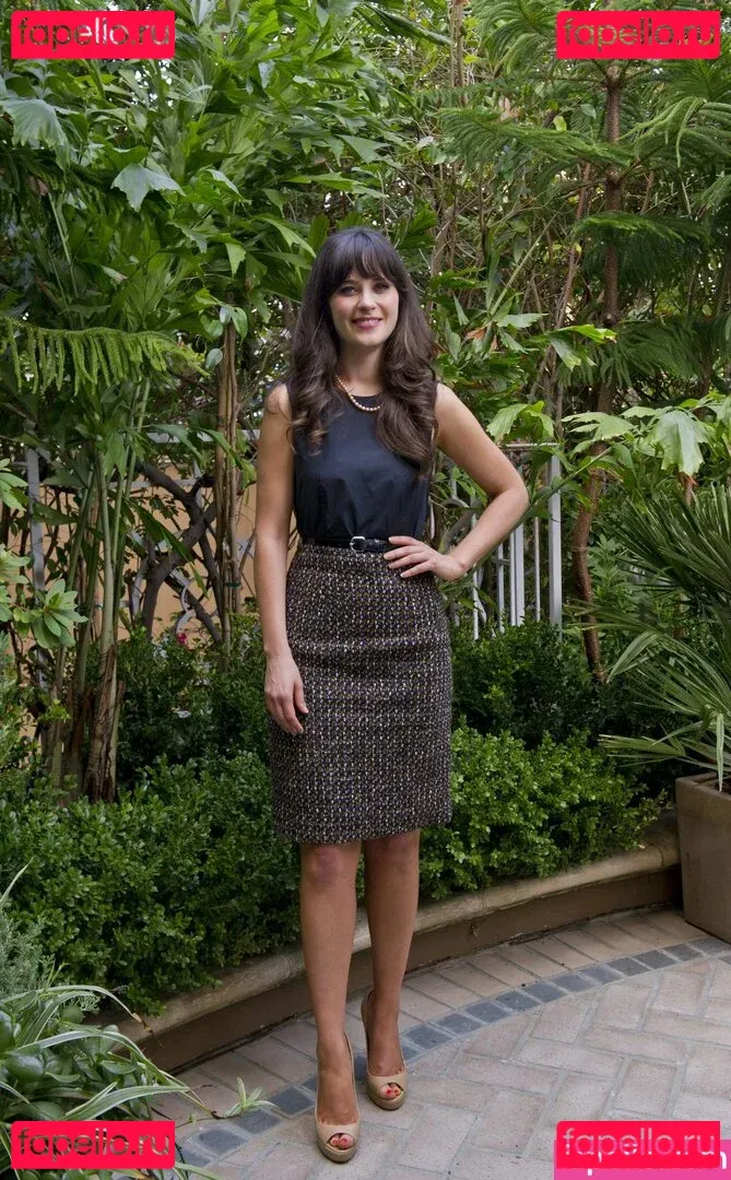 Zooey Deschanel Onlyfans Photo Gallery 