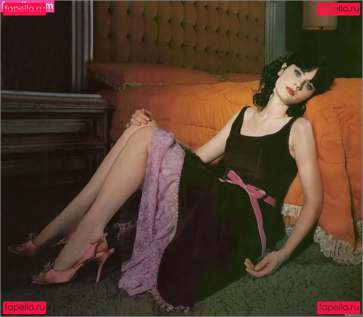 Zooey Deschanel Onlyfans Photo Gallery 