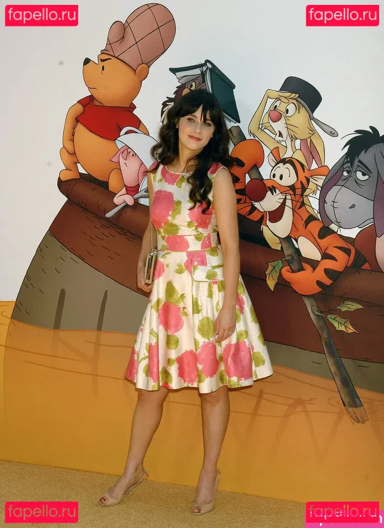 Zooey Deschanel Onlyfans Photo Gallery 