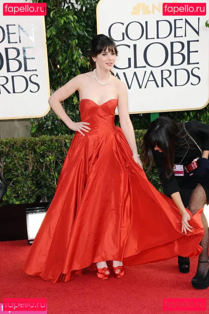 Zooey Deschanel Onlyfans Photo Gallery 