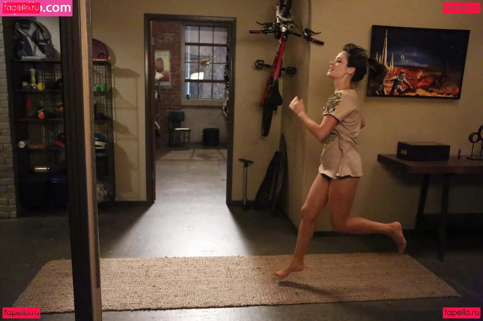 Zooey Deschanel Onlyfans Photo Gallery 