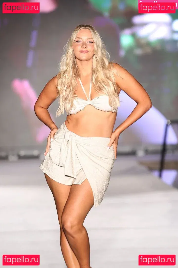 Camille Kostek Onlyfans Photo Gallery 