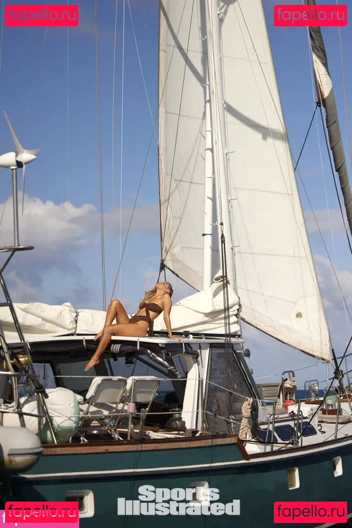 Camille Kostek Onlyfans Photo Gallery 