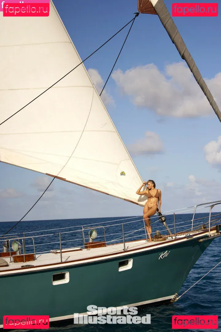 Camille Kostek Onlyfans Photo Gallery 