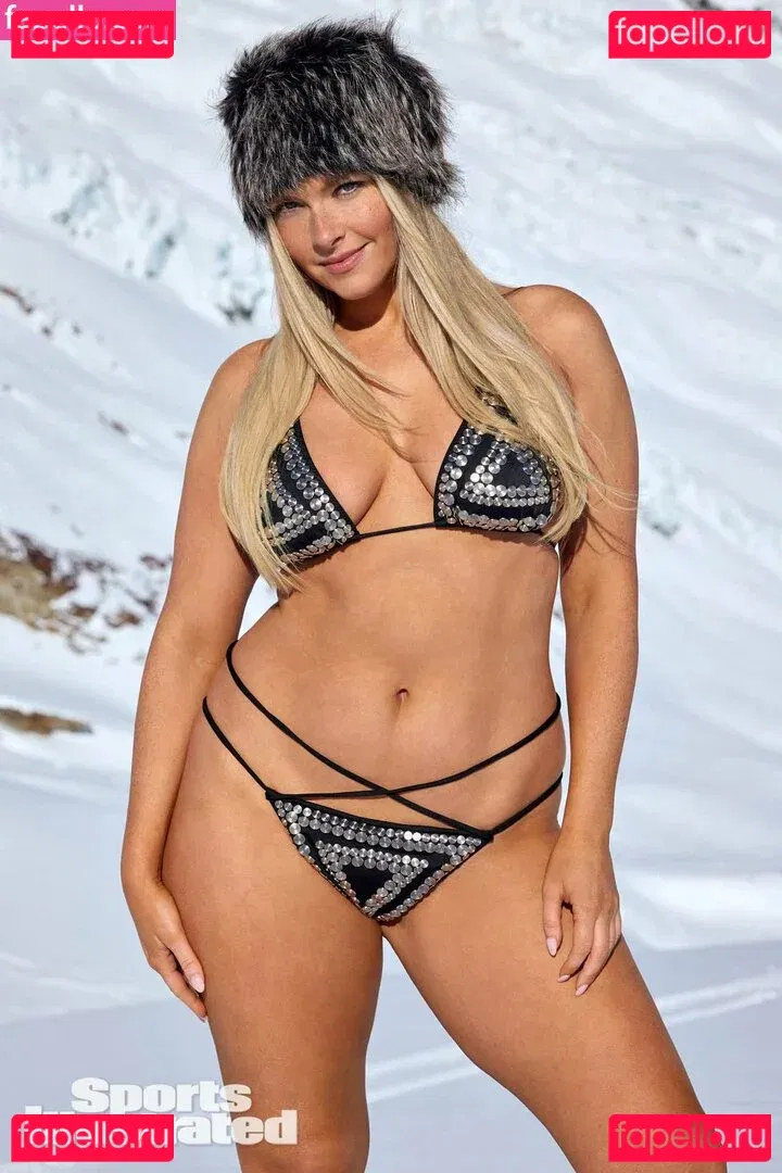 Camille Kostek Onlyfans Photo Gallery 