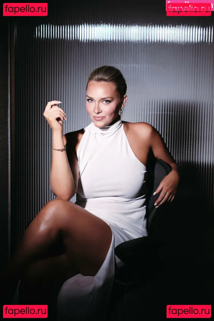 Camille Kostek Onlyfans Photo Gallery 