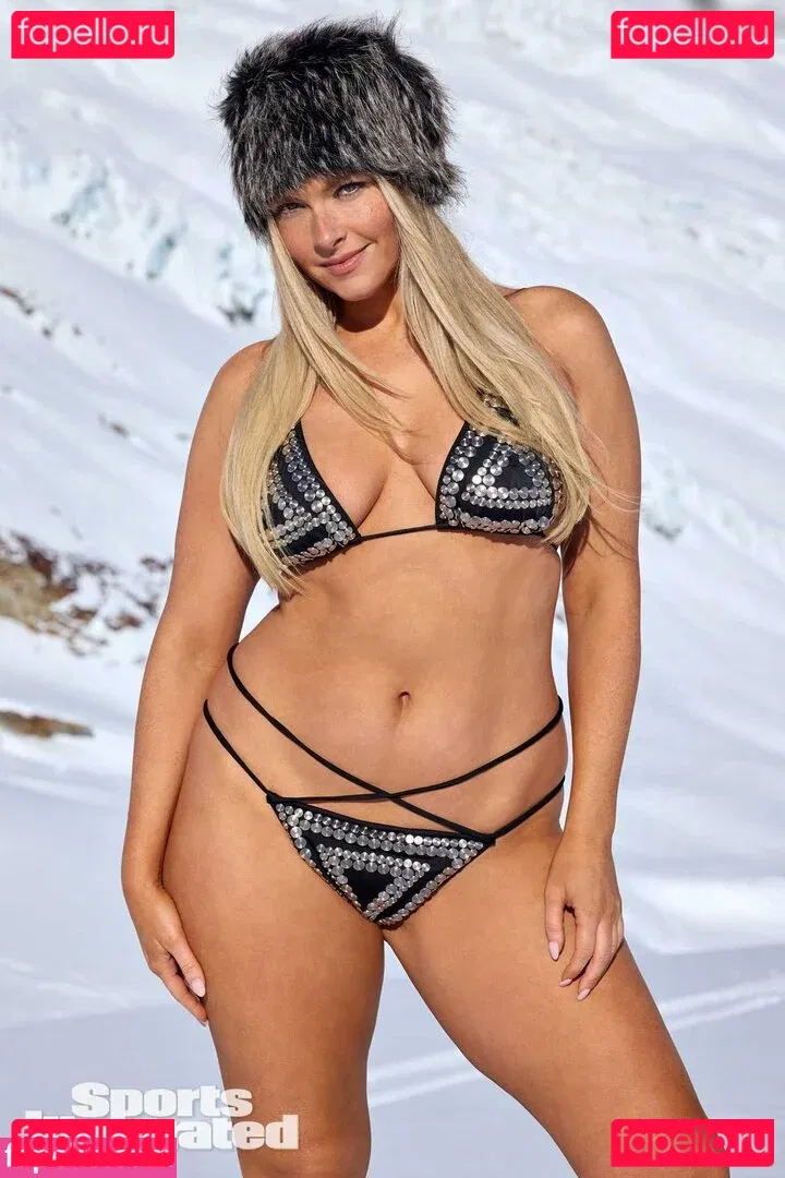 Camille Kostek Onlyfans Photo Gallery 