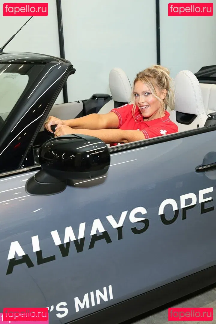 Camille Kostek Onlyfans Photo Gallery 