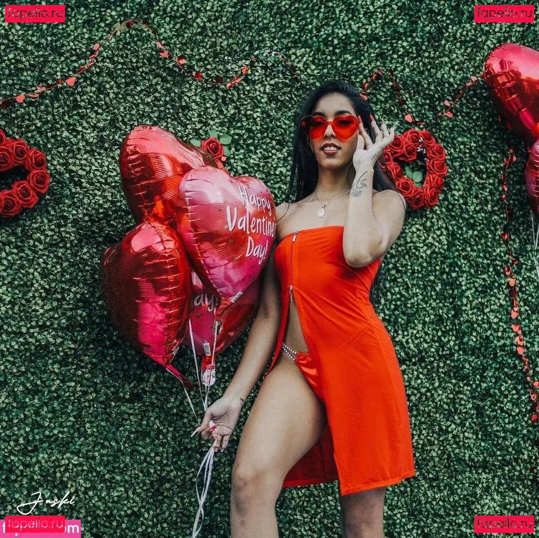 claire_black Onlyfans Photo Gallery 