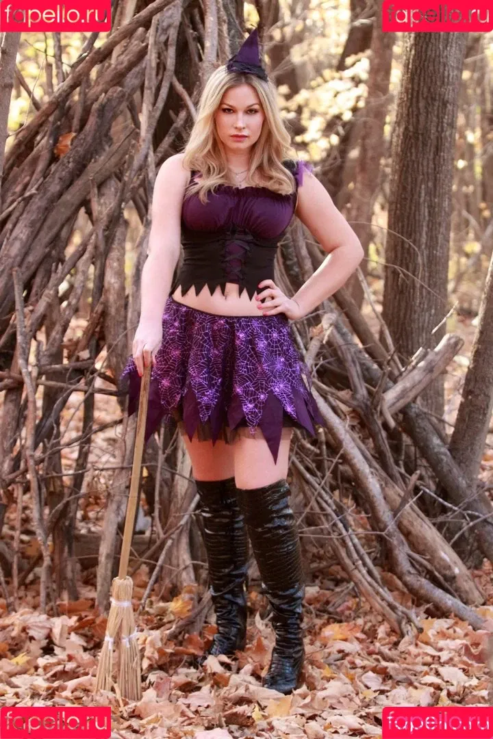 Nikki Baker Onlyfans Photo Gallery 