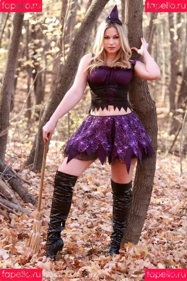 Nikki Baker Onlyfans Photo Gallery 