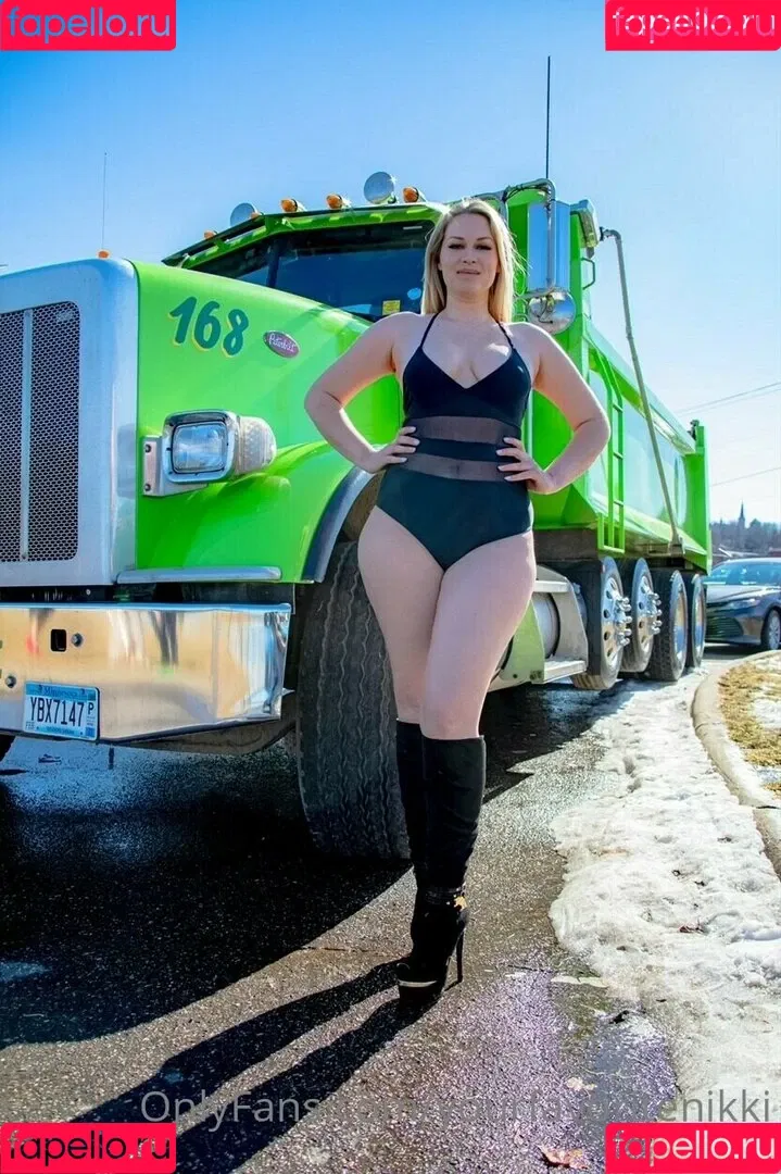 Nikki Baker Onlyfans Photo Gallery 