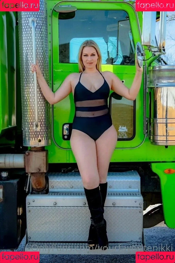 Nikki Baker Onlyfans Photo Gallery 