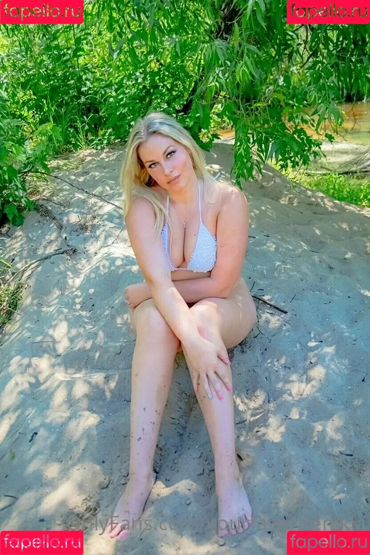 Nikki Baker Onlyfans Photo Gallery 