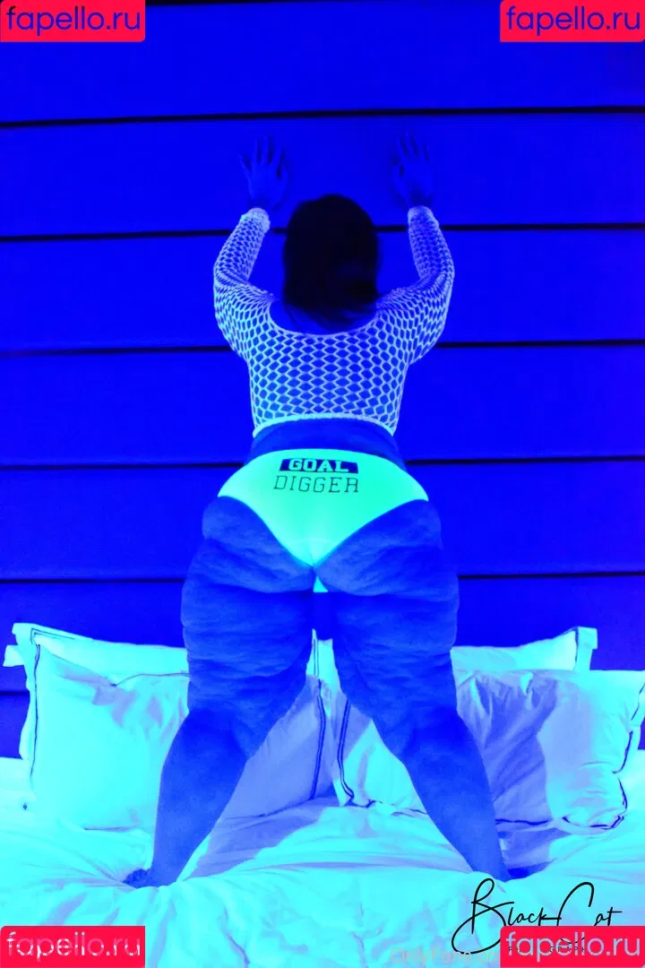 kourtneycakes Onlyfans Photo Gallery 