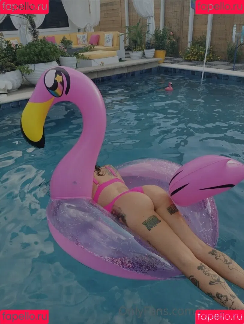 Laura Lux Onlyfans Photo Gallery 
