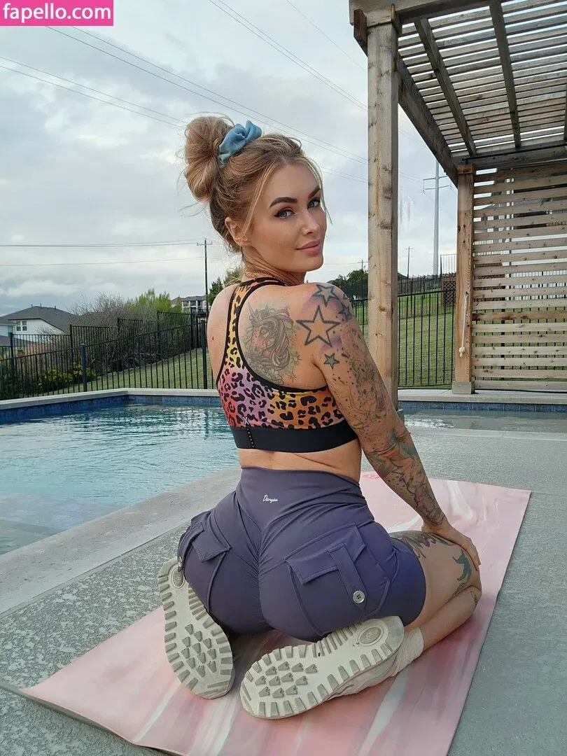 Laura Lux Onlyfans Photo Gallery 