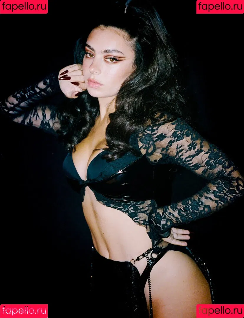 Charli XCX Onlyfans Photo Gallery 