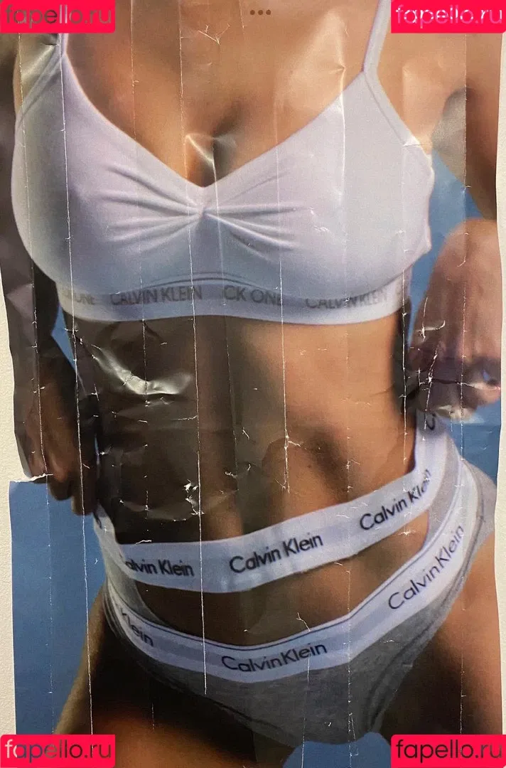 Charli XCX Onlyfans Photo Gallery 