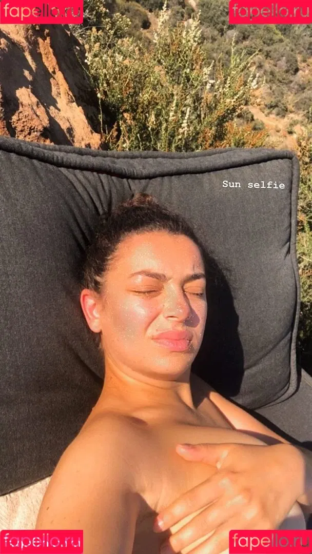 Charli XCX Onlyfans Photo Gallery 