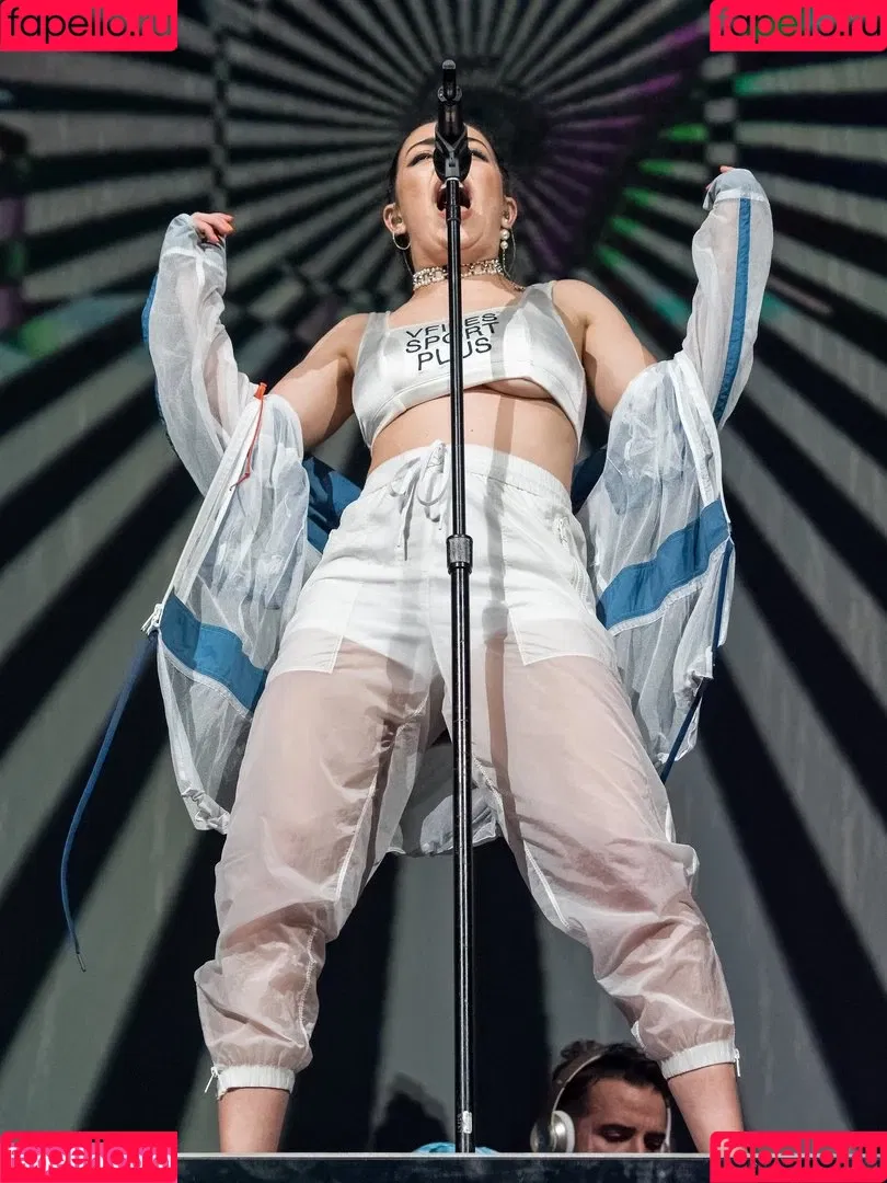 Charli XCX Onlyfans Photo Gallery 