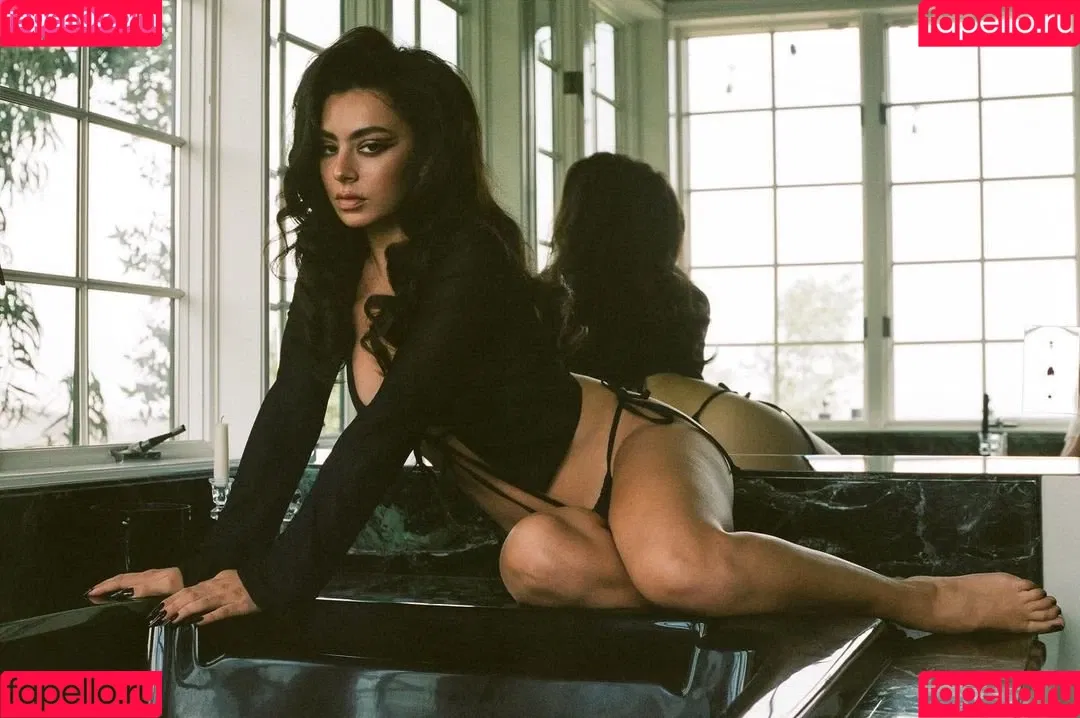 Charli XCX Onlyfans Photo Gallery 