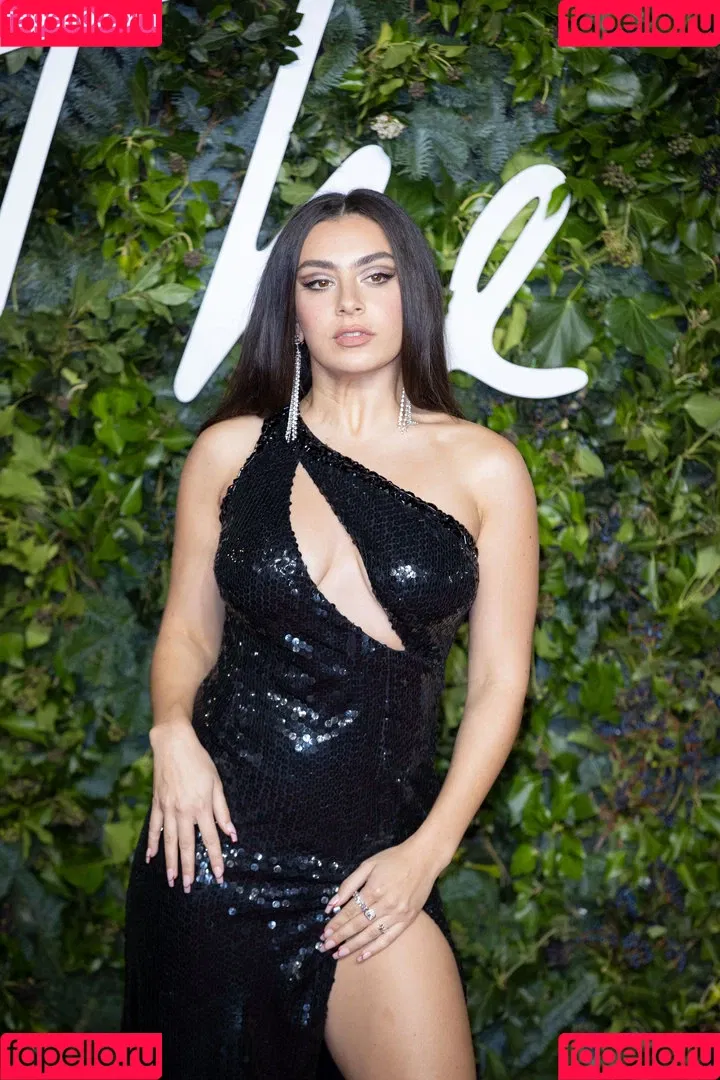 Charli XCX Onlyfans Photo Gallery 
