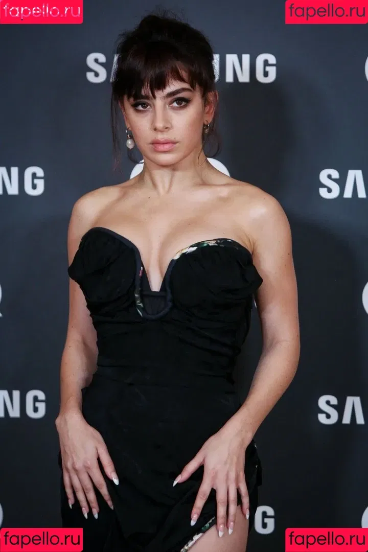 Charli XCX Onlyfans Photo Gallery 