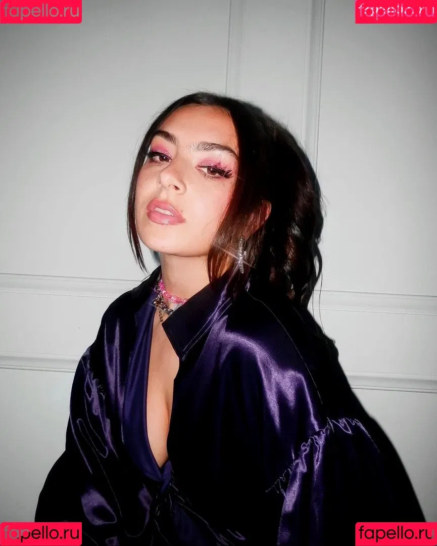 Charli XCX Onlyfans Photo Gallery 