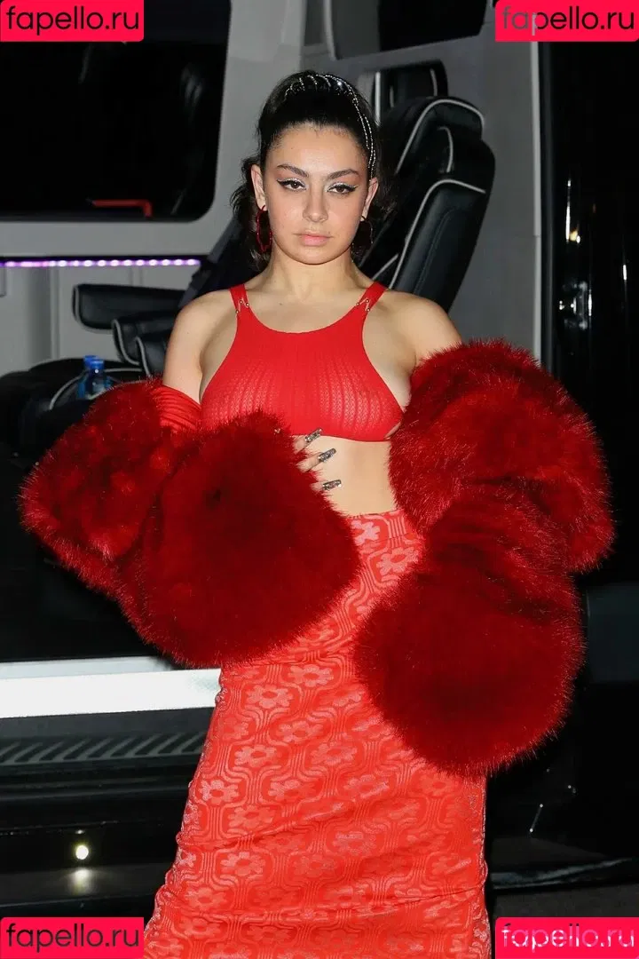 Charli XCX Onlyfans Photo Gallery 
