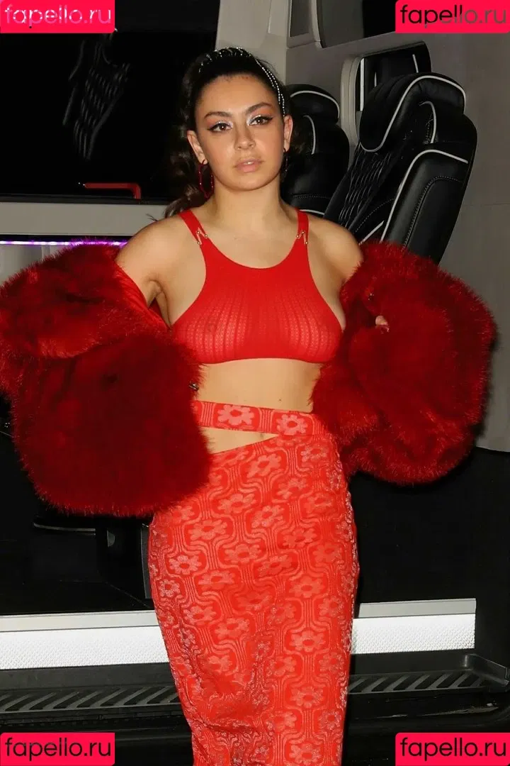 Charli XCX Onlyfans Photo Gallery 