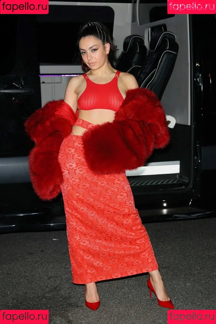 Charli XCX Onlyfans Photo Gallery 
