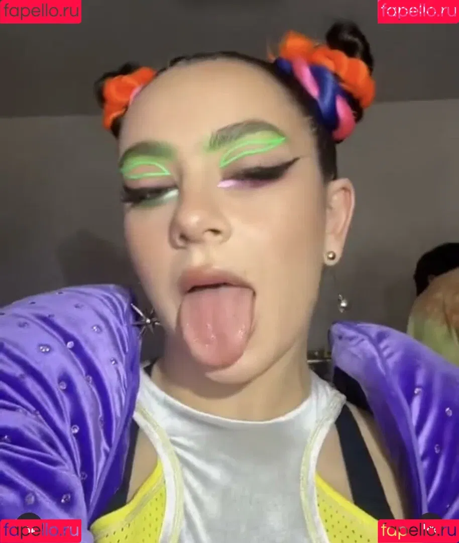 Charli XCX Onlyfans Photo Gallery 