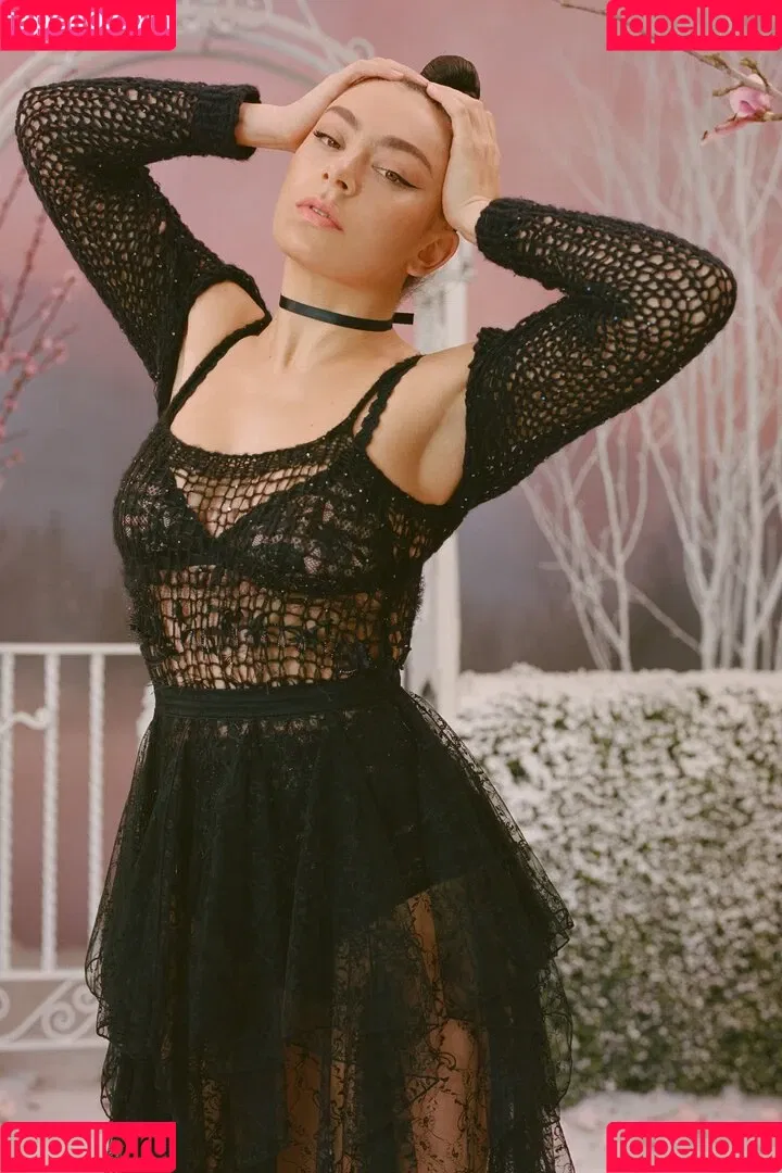 Charli XCX Onlyfans Photo Gallery 