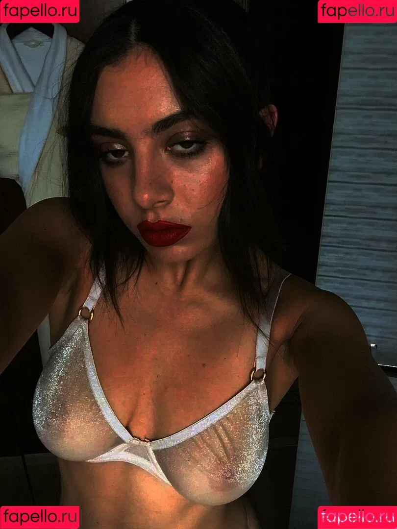 Charli XCX Onlyfans Photo Gallery 