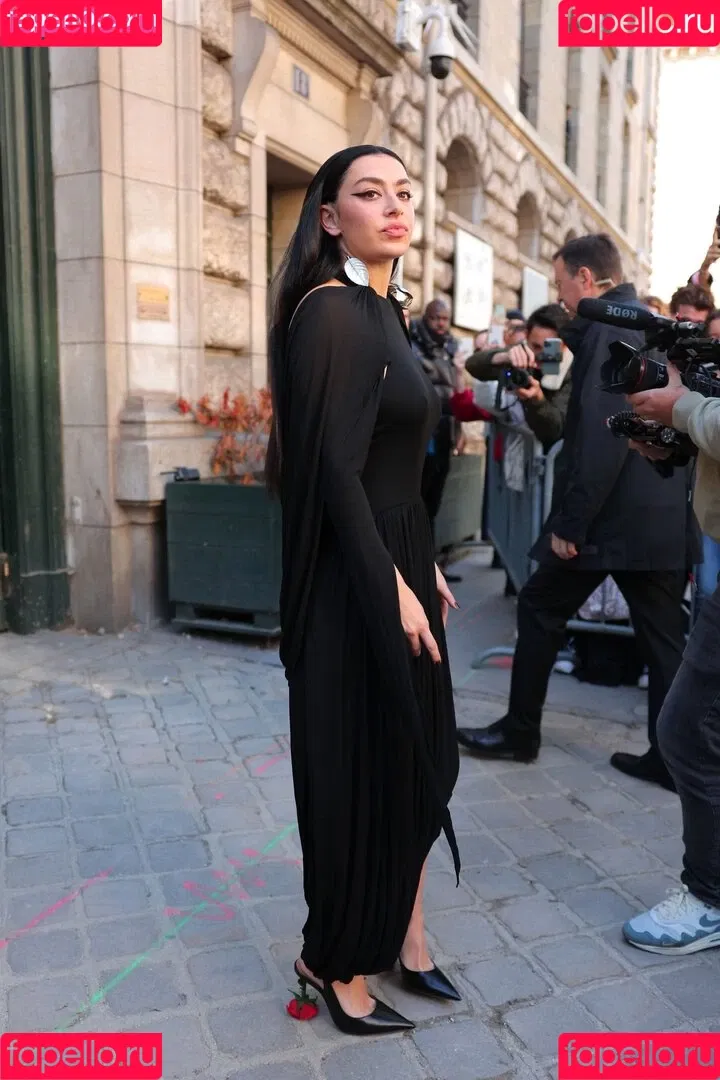 Charli XCX Onlyfans Photo Gallery 