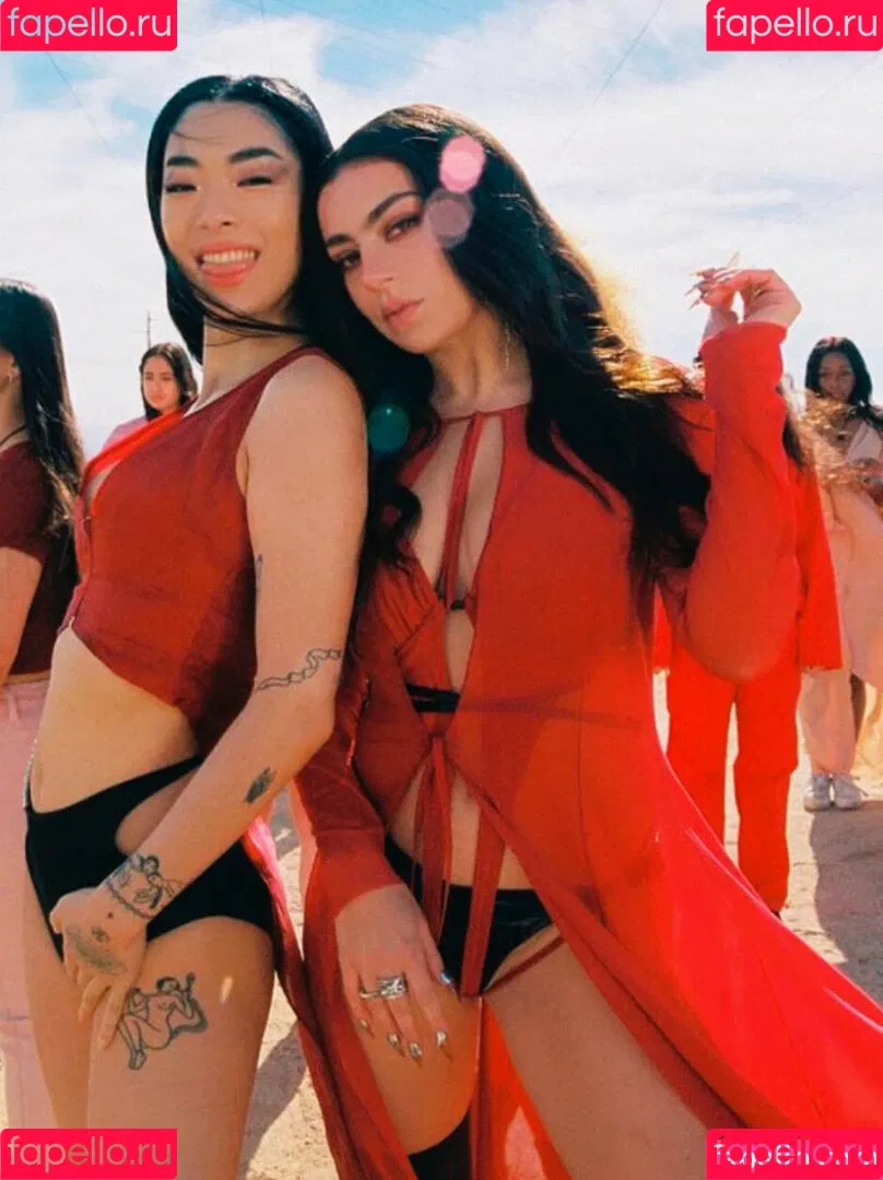 Charli XCX Onlyfans Photo Gallery 