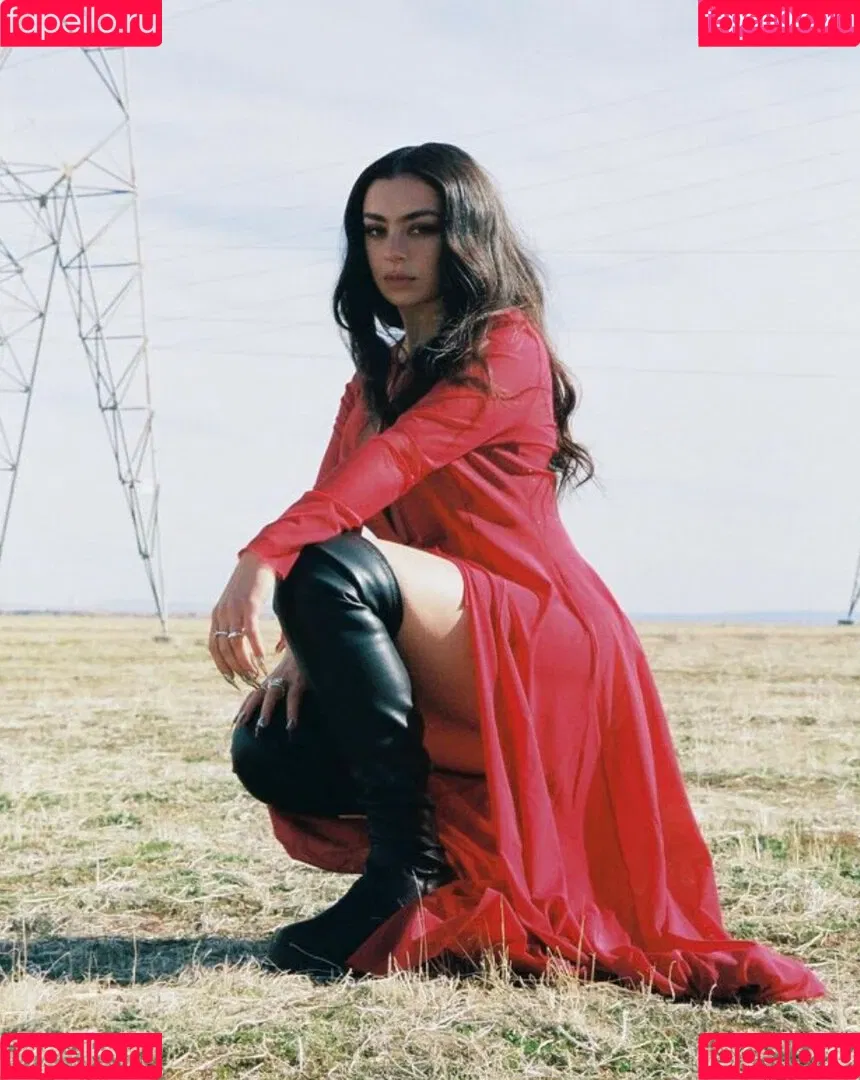 Charli XCX Onlyfans Photo Gallery 