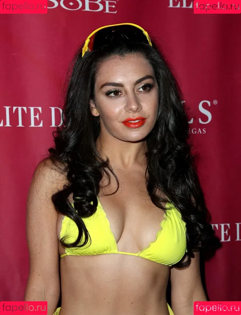 Charli XCX Onlyfans Photo Gallery 