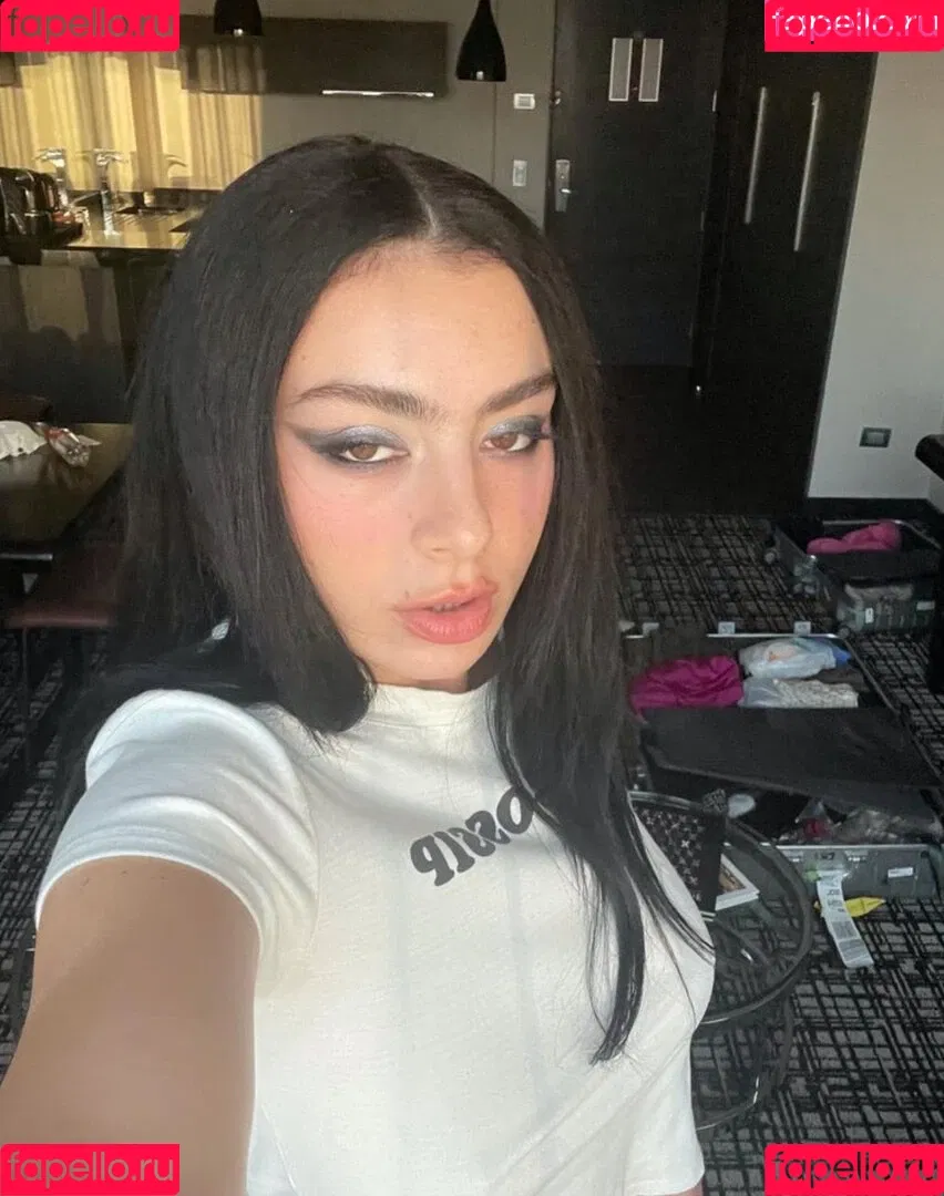 Charli XCX Onlyfans Photo Gallery 