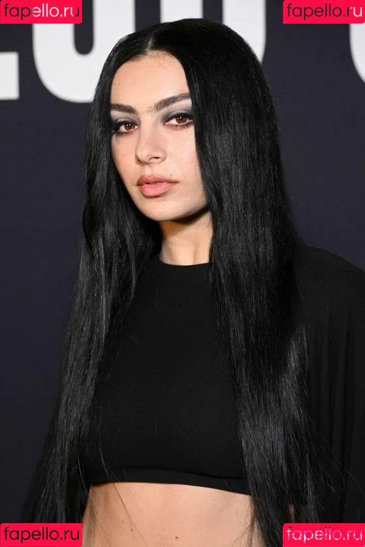 Charli XCX Onlyfans Photo Gallery 