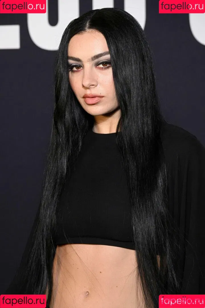 Charli XCX Onlyfans Photo Gallery 