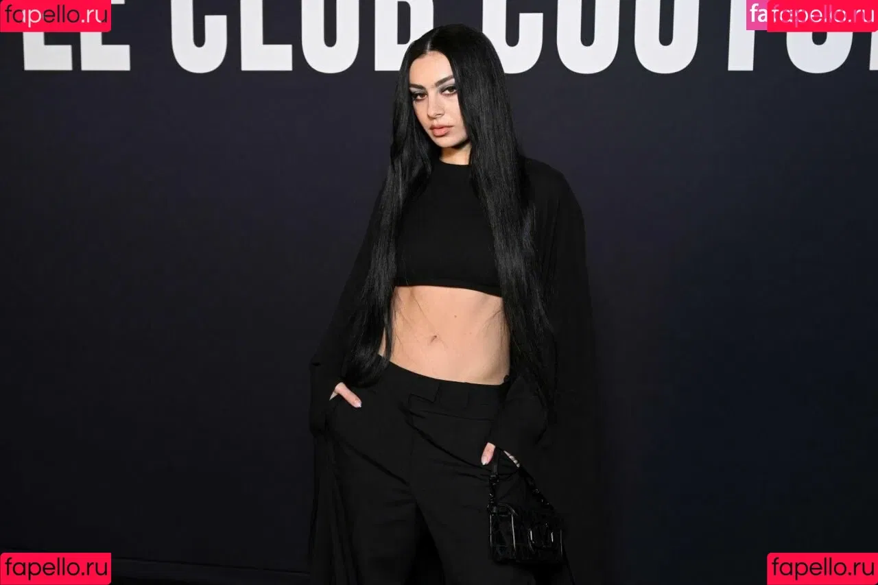Charli XCX Onlyfans Photo Gallery 