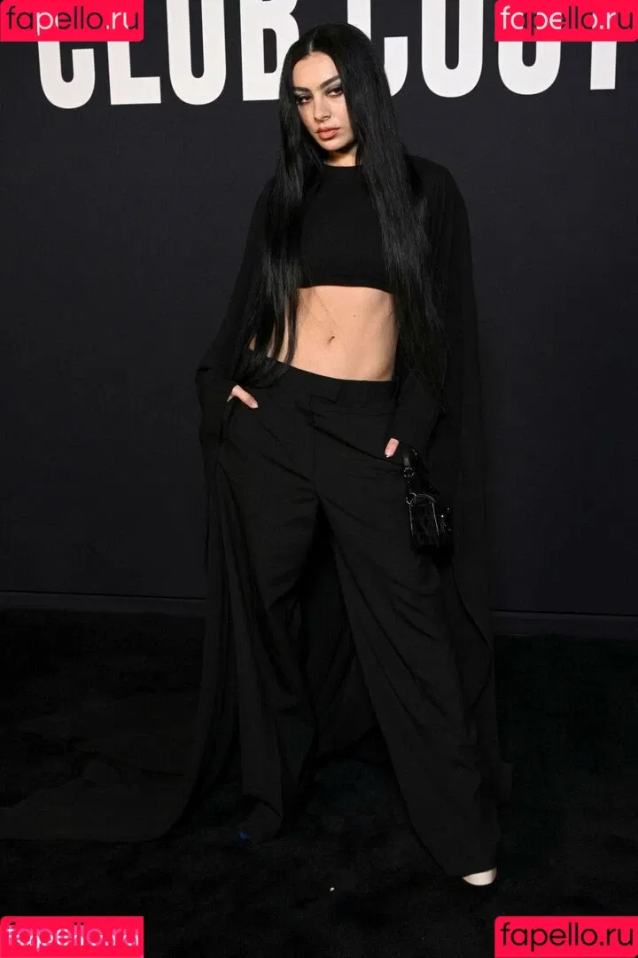Charli XCX Onlyfans Photo Gallery 