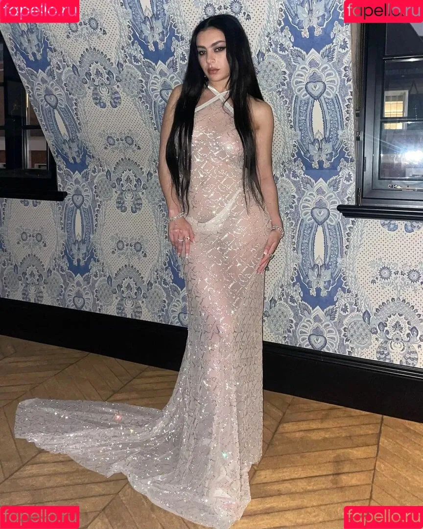 Charli XCX Onlyfans Photo Gallery 