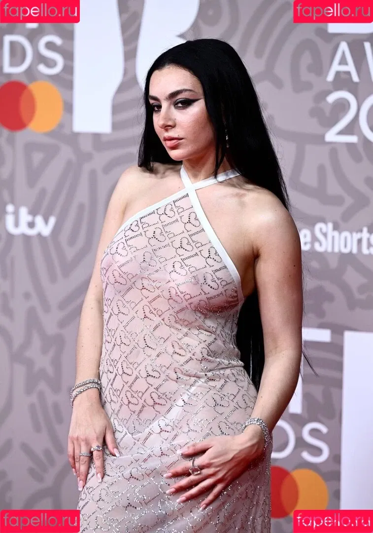 Charli XCX Onlyfans Photo Gallery 