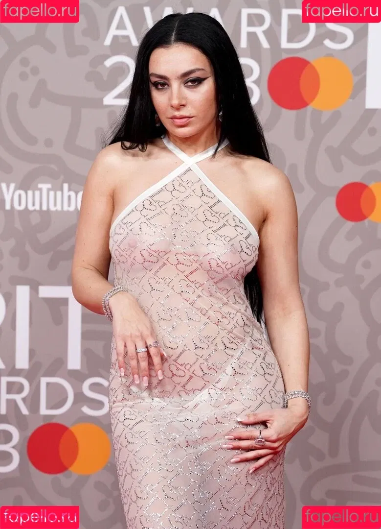 Charli XCX Onlyfans Photo Gallery 